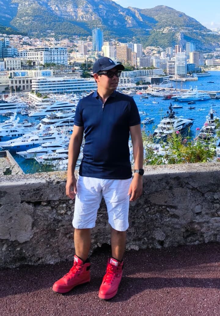 Marvin Keil alias marvinkeie steht in Monaco, Monte Carlo